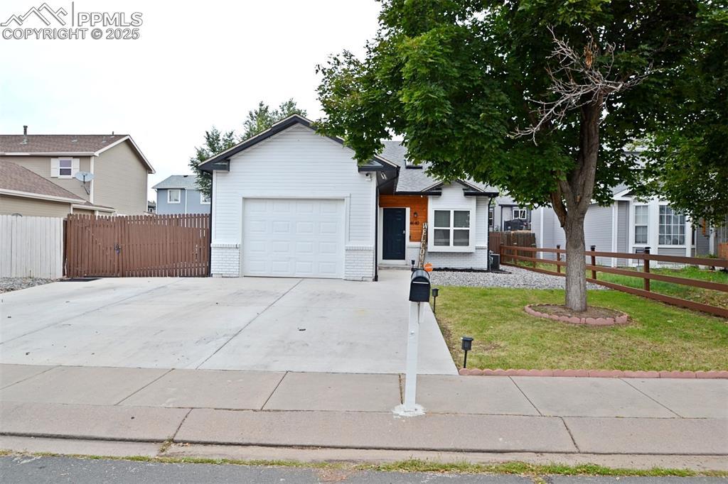 Image 2: Front of Structure