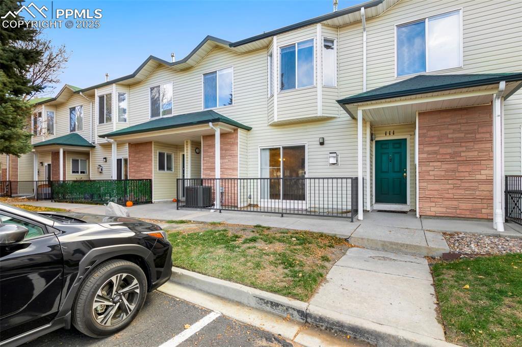 Image 2: View of front of house