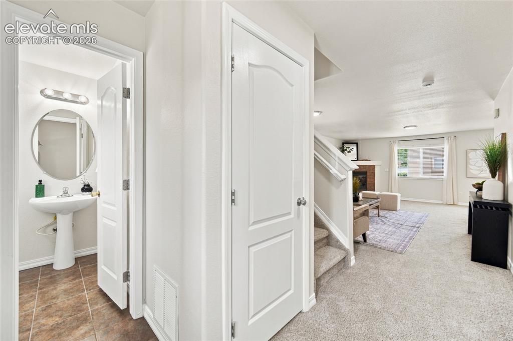 Image 4: Entrance Foyer