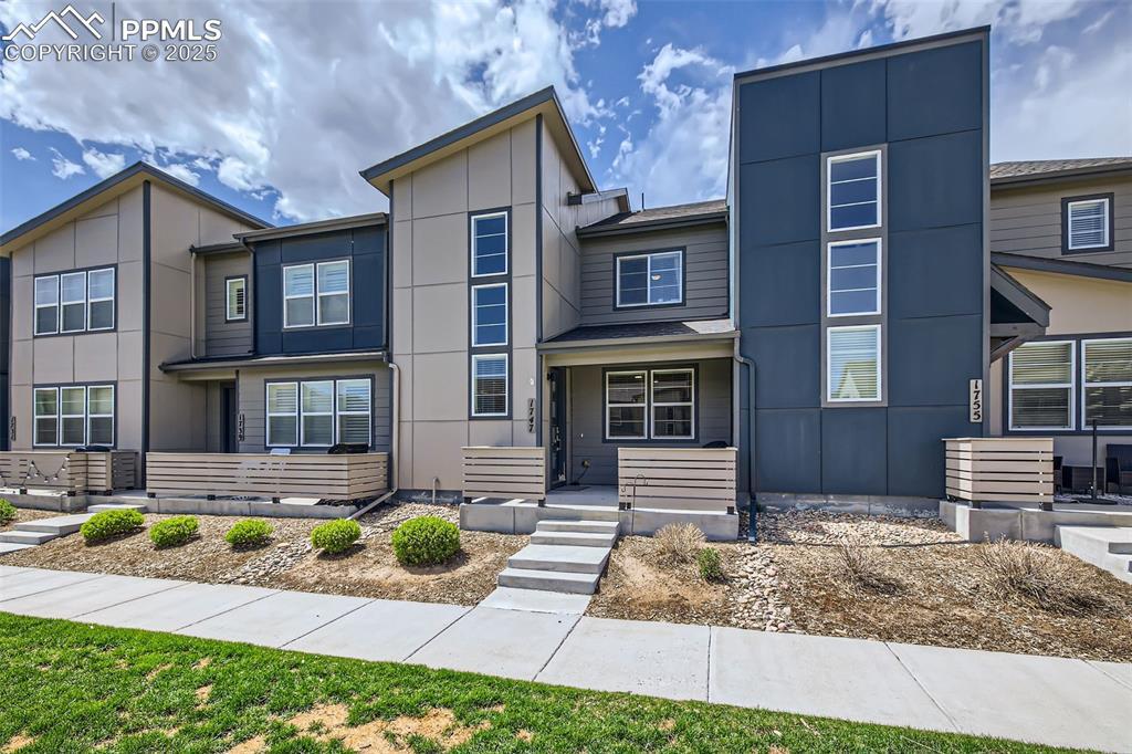 Image 4: Front of Structure