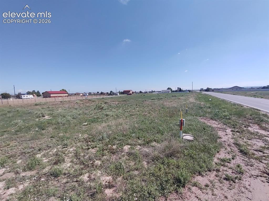 Image 3: Yard