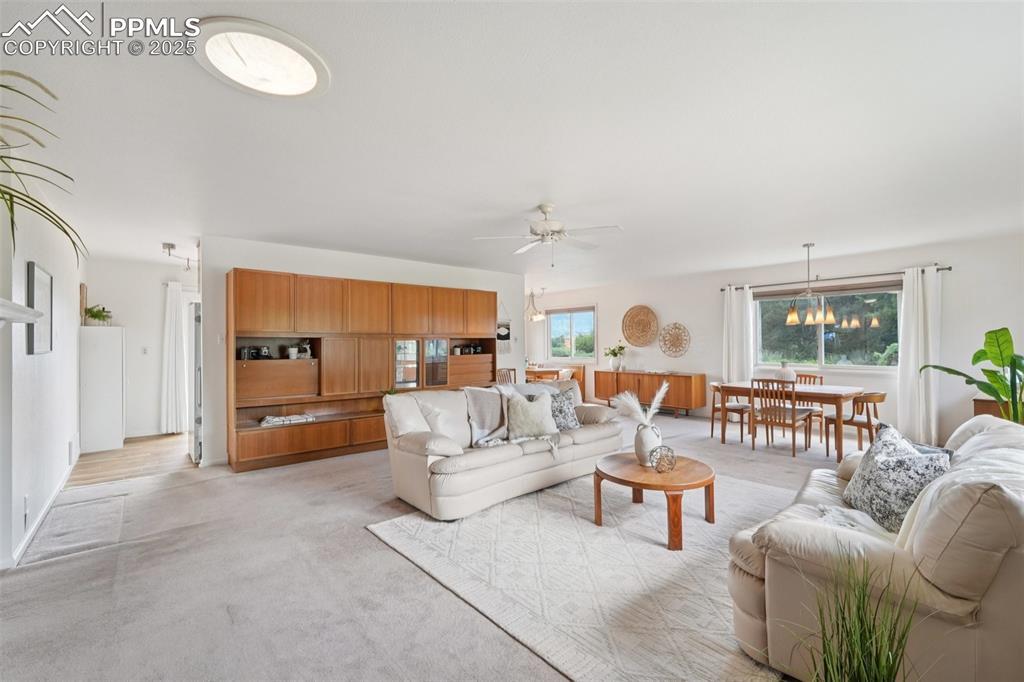 Image 3: Living Room