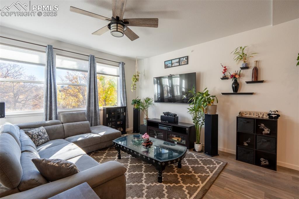 Image 4: Living room - main floor