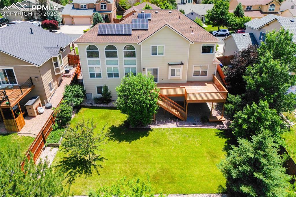 Image 4: Aerial perspective of the backyard