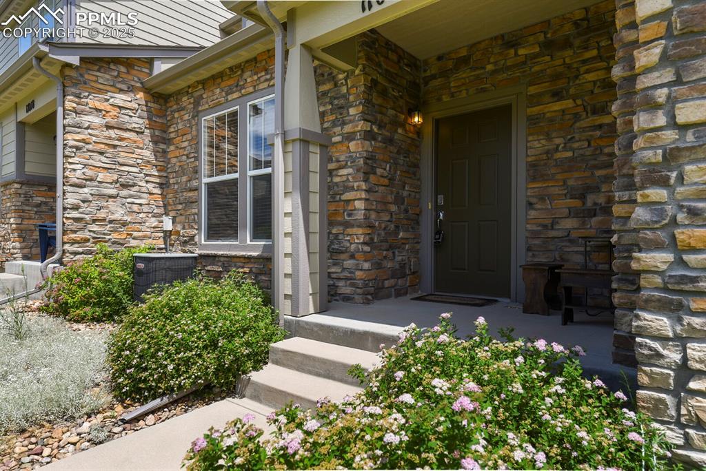Image 3: Entry