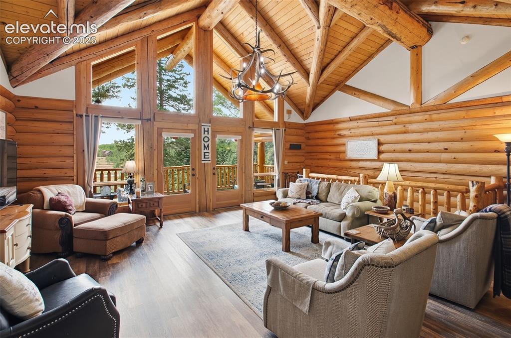 Image 3: Living Room