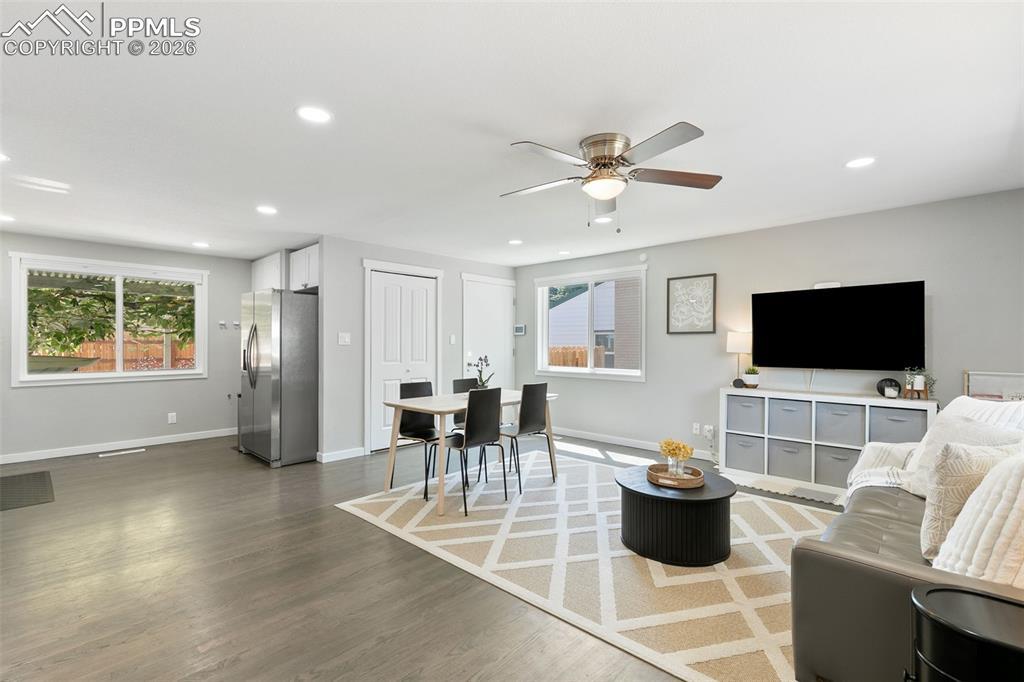 Image 2: Living Room