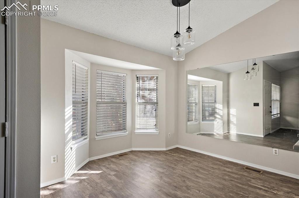 Image 3: Dining Area