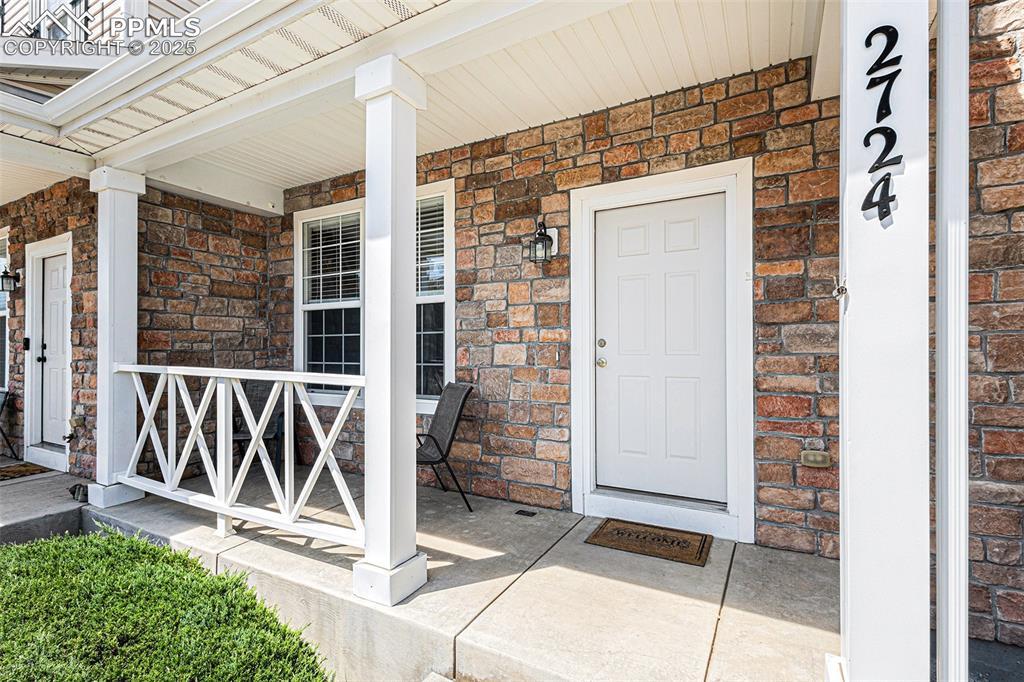 Image 3: Entrance to property