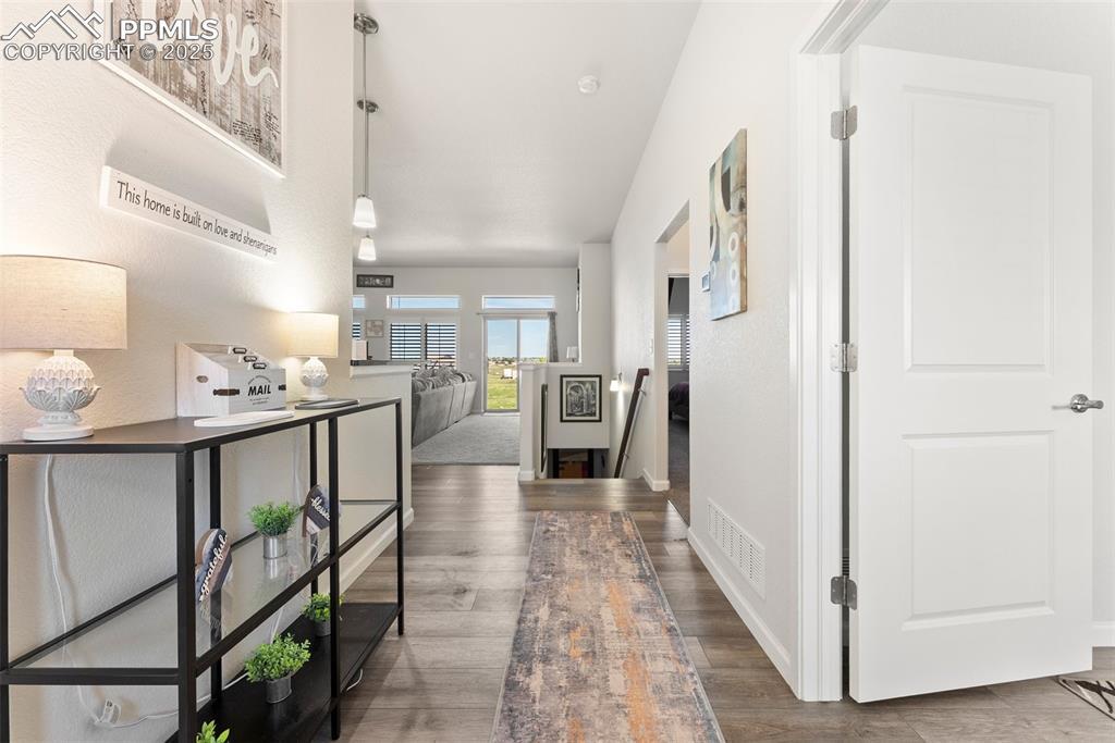 Image 4: Step into your gorgeous new home with an open floor plan!