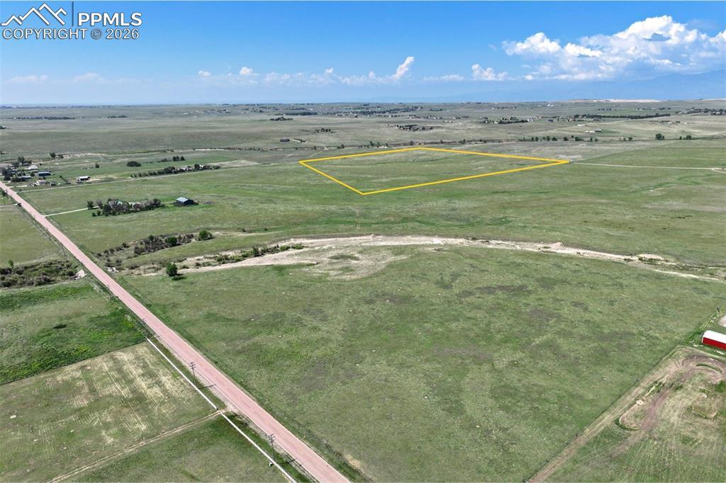 Image 3: Property Lines displayed are approximate and not a survey. They are intended to show reference only.