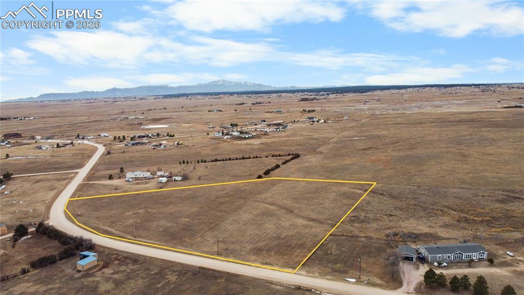 Image 3: Property Lines are Approximate and not a Survey