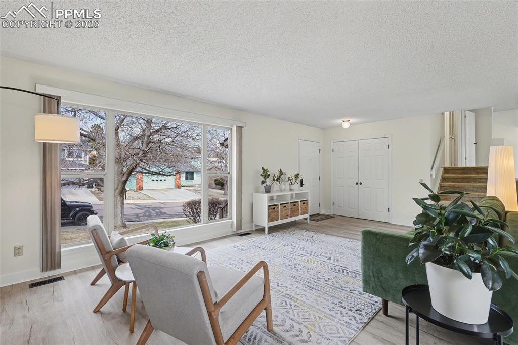 Image 3: Living Room