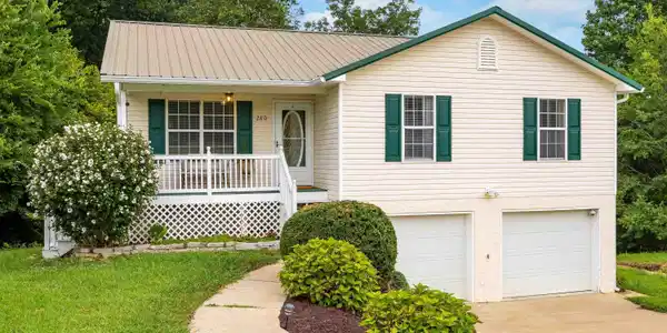 280 Shady Hollow Circle SE