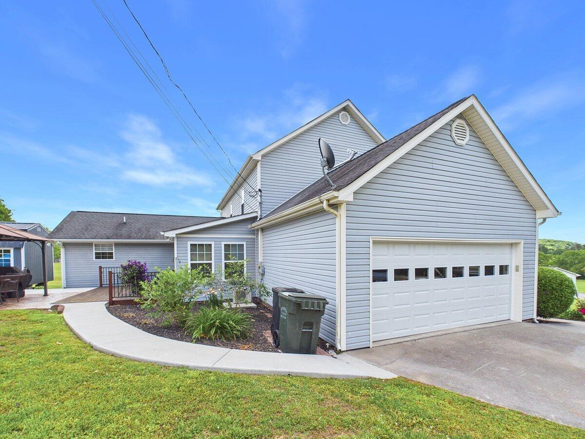 Image 3: 128 CR 101 (10)