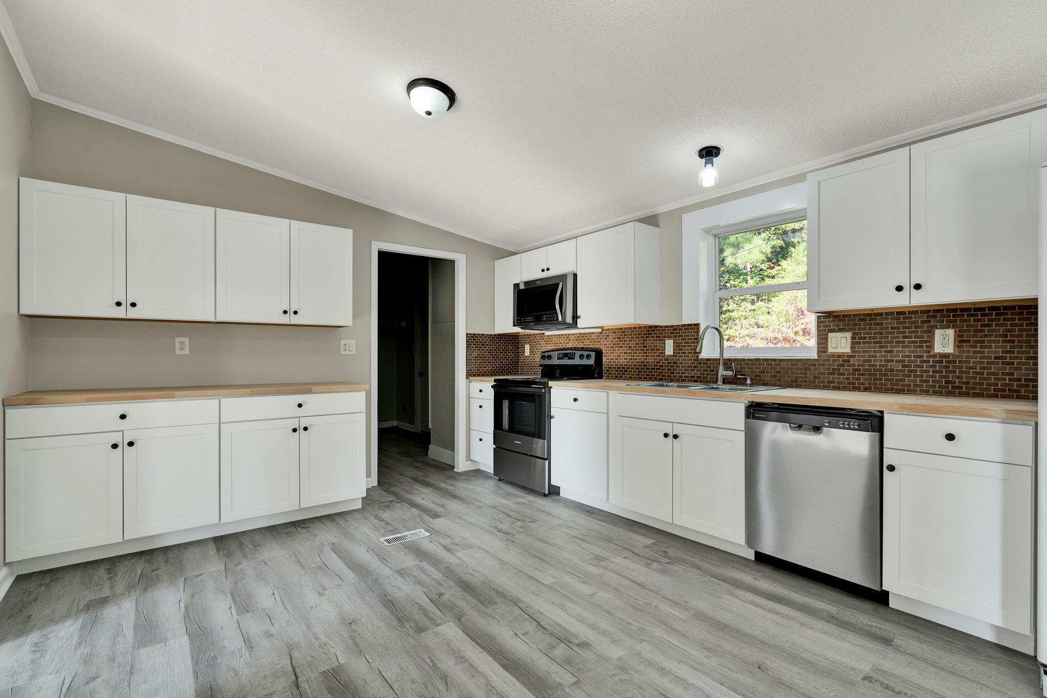 Image 3: 21-web-or-mls-DSC01902