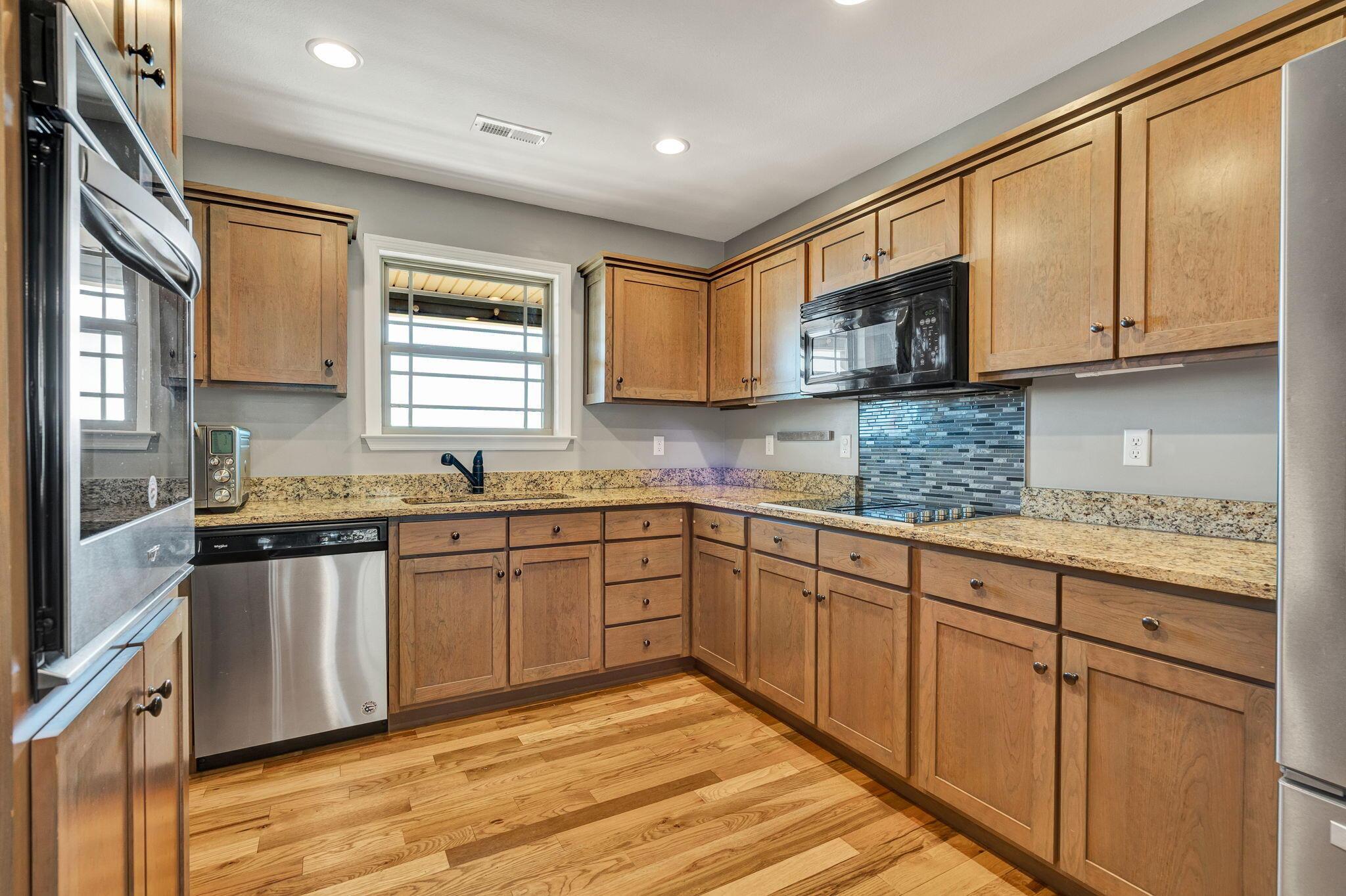 Image 4: 23-web-or-mls-DSC02485