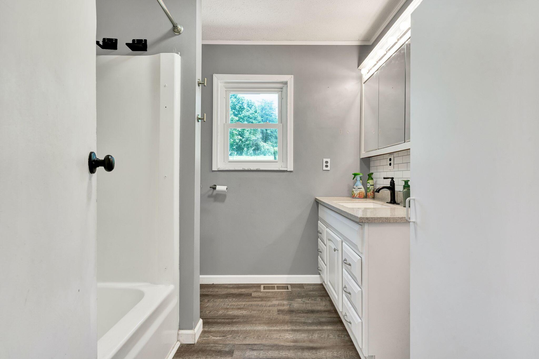 Image 3: 15-web-or-mls-DSC04890