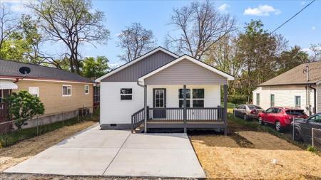 1604 E 46th Street Place