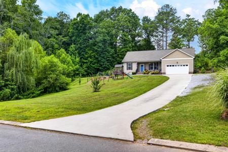 148 Chetola Drive NE