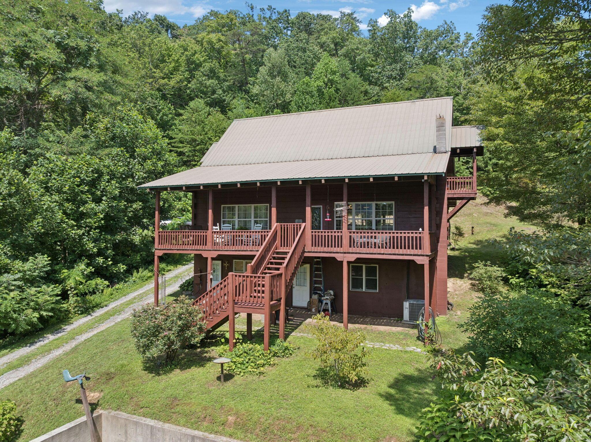 Image 1: 3 Front of house