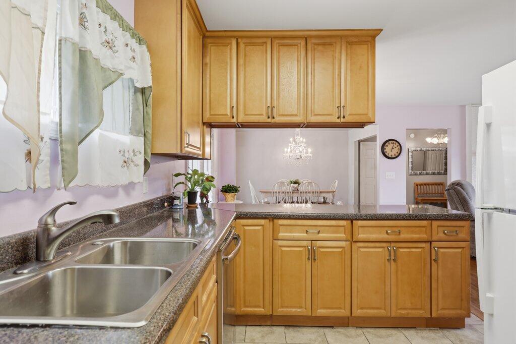 Image 4: 4