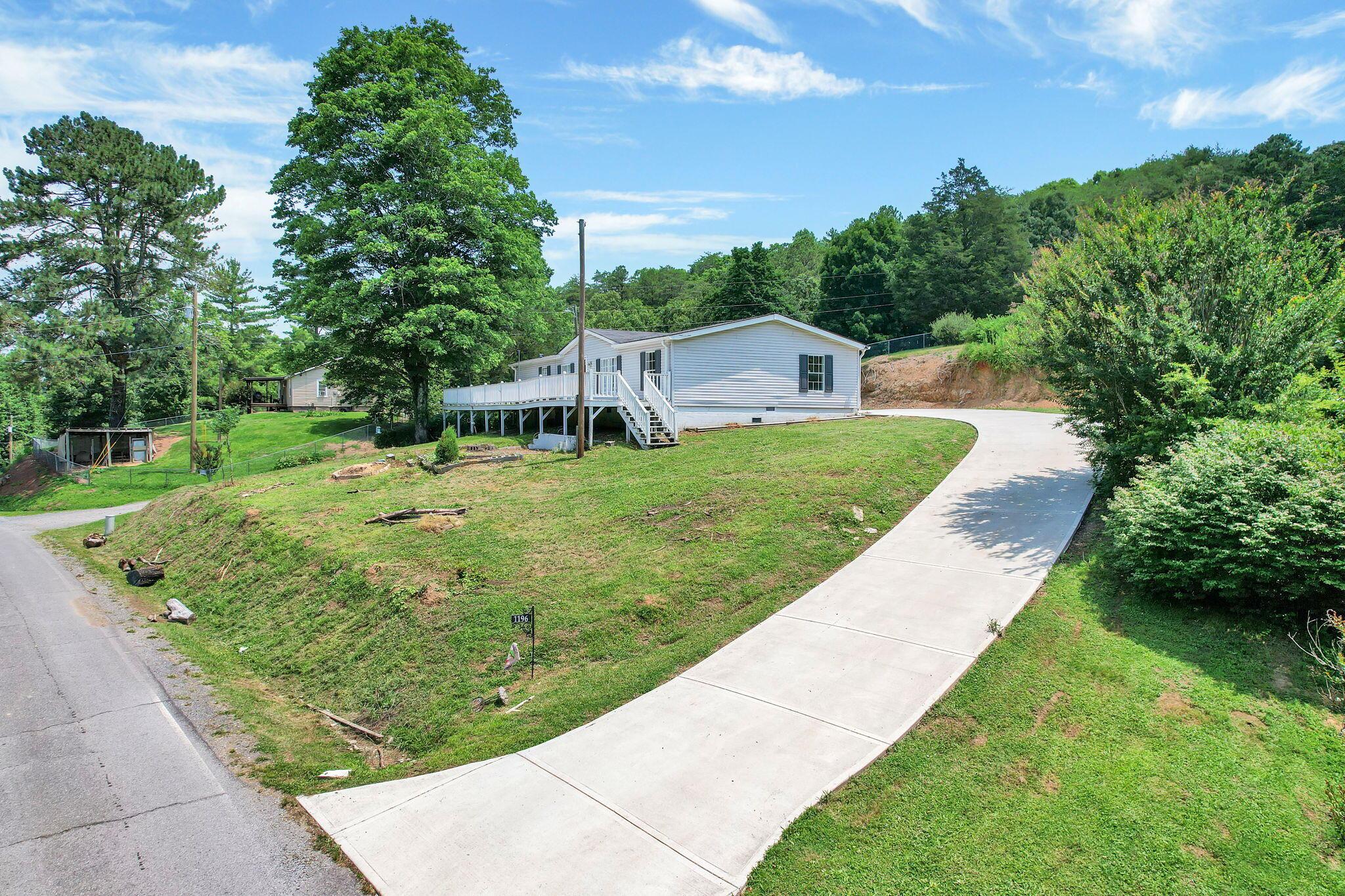 Image 1: 1-web-or-mls-DJI_0210