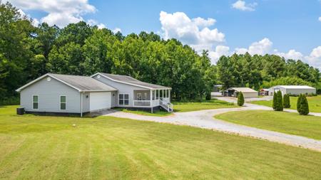 229 Davis Lane SE