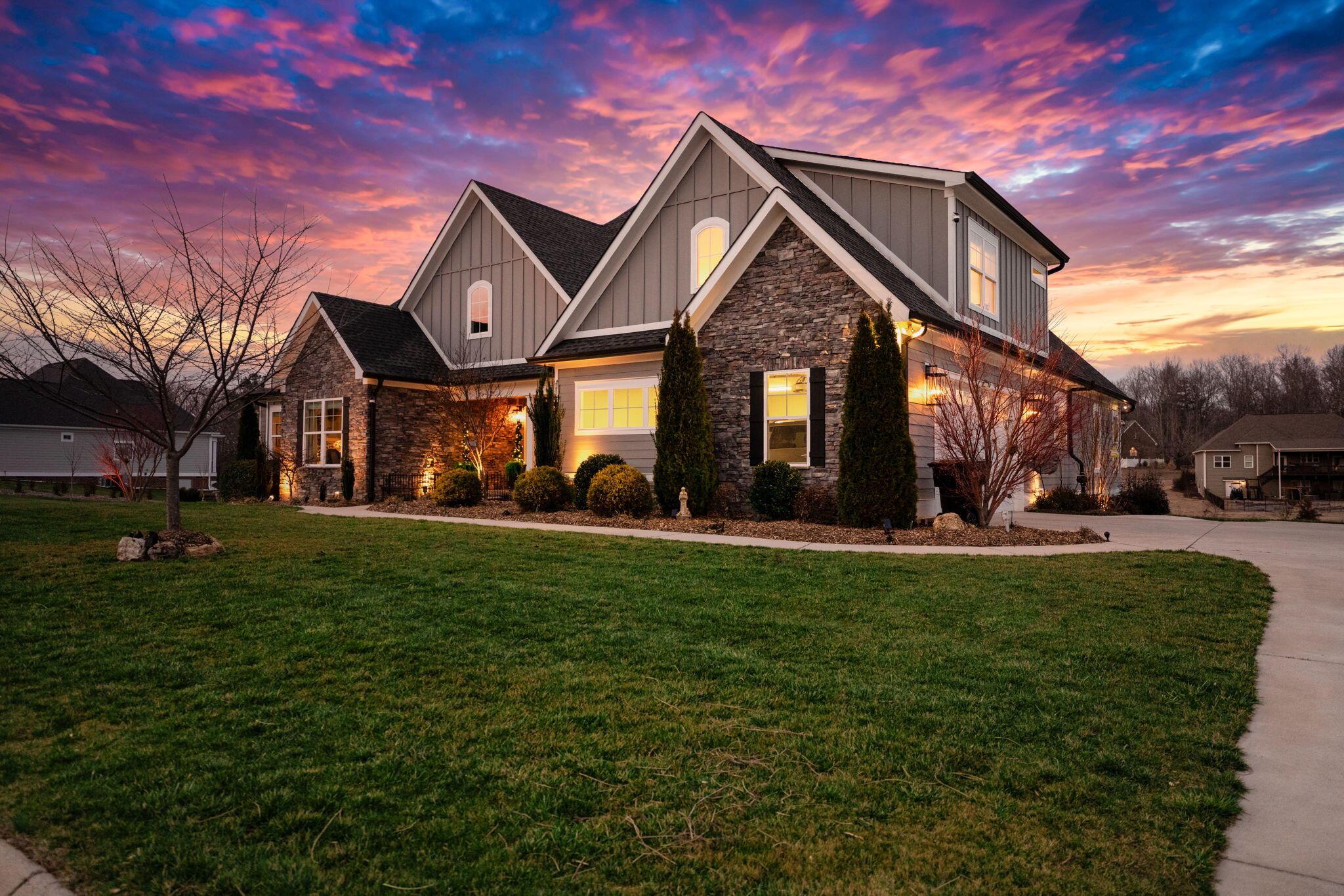 Image 4: 6-web-or-mls-DSC02487-Edit