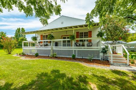 4458 Cloverdale Road