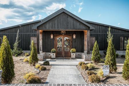 1656 Dibrell Lucky Road