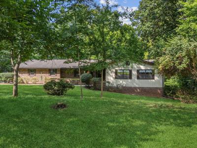 2117 Lakepoint Drive
