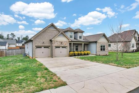 210 Winding Glen Drive NW