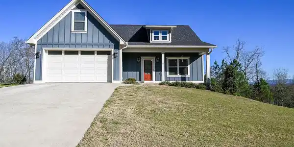 175 Greenbriar Trail NE