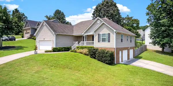 142 Orrie Moss Court SE