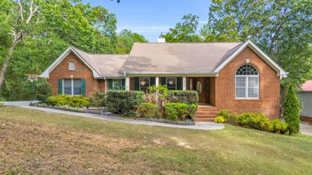 435 Live Oak Trail NE