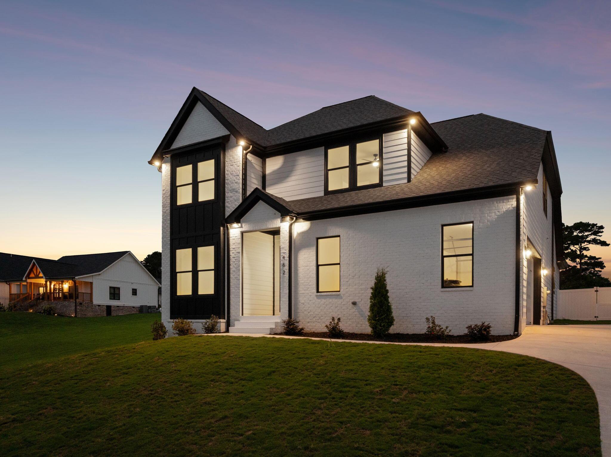 Image 3: 105-web-or-mls-462 Wilkinson Rd NE - 004