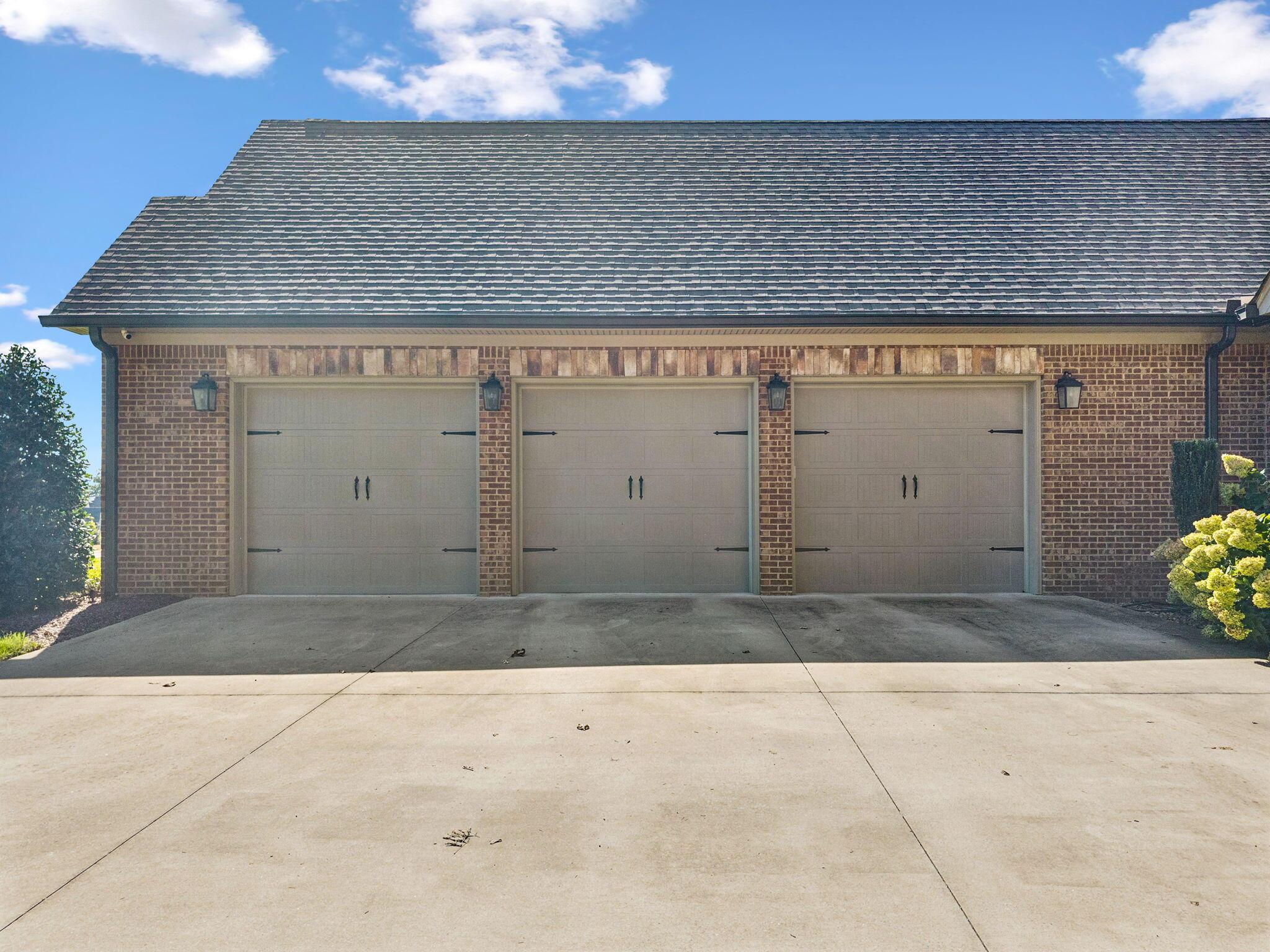 Image 2: 61-web-or-mls-268 Keystone Dr NE - 061