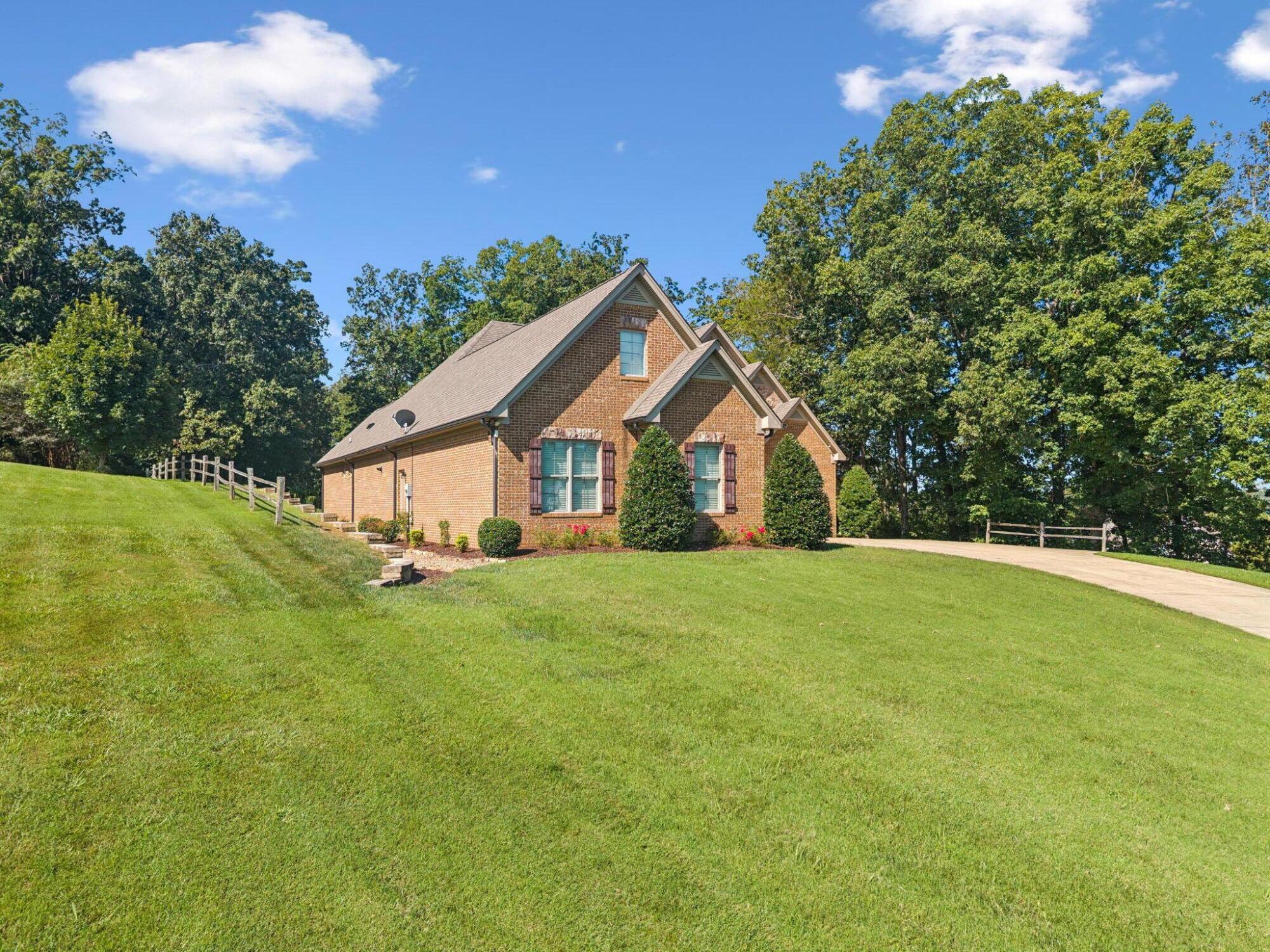 Image 3: 4-web-or-mls-268 Keystone Dr NE - 004