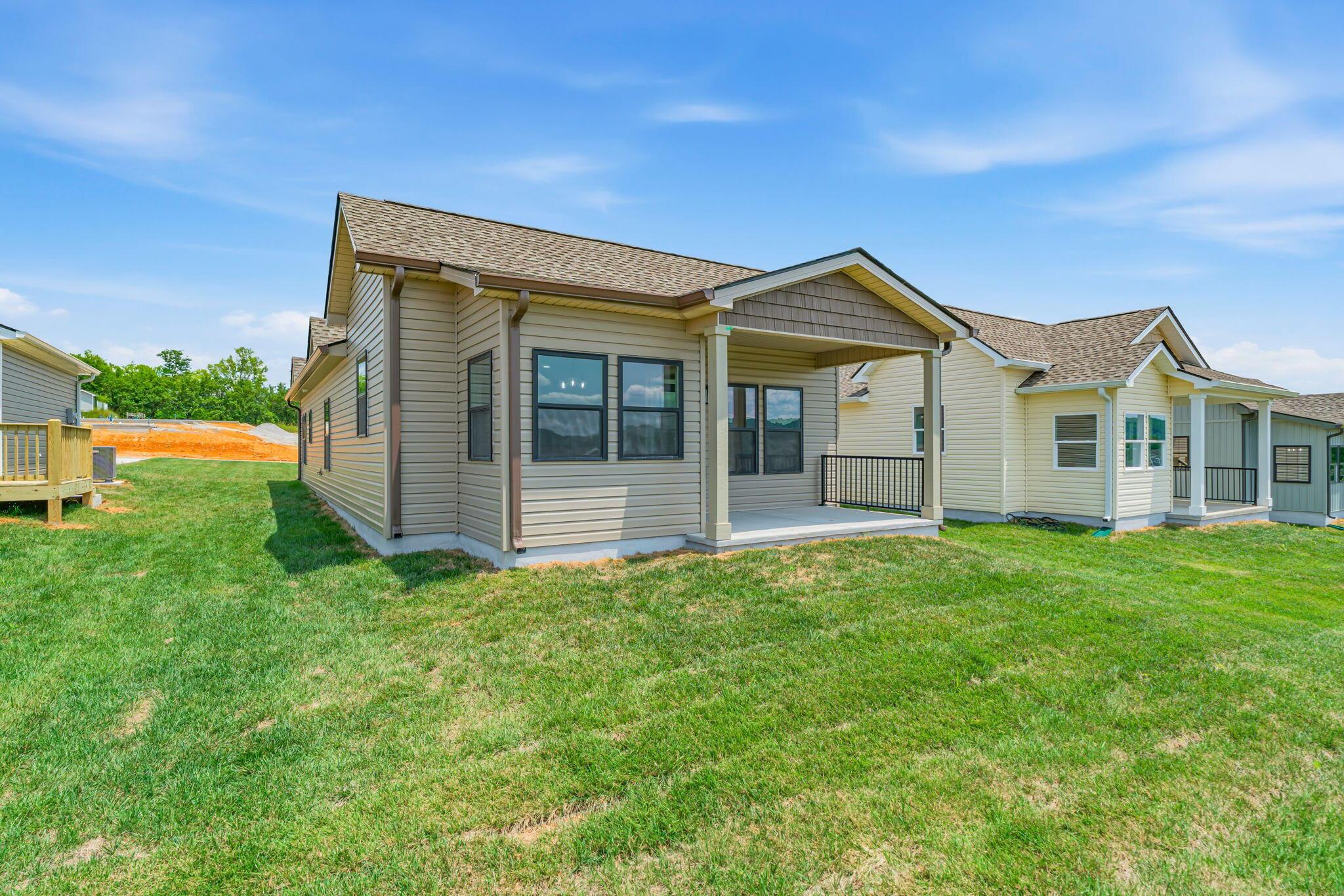 Image 3: 7-web-or-mls-1030 Wentford Ave-8