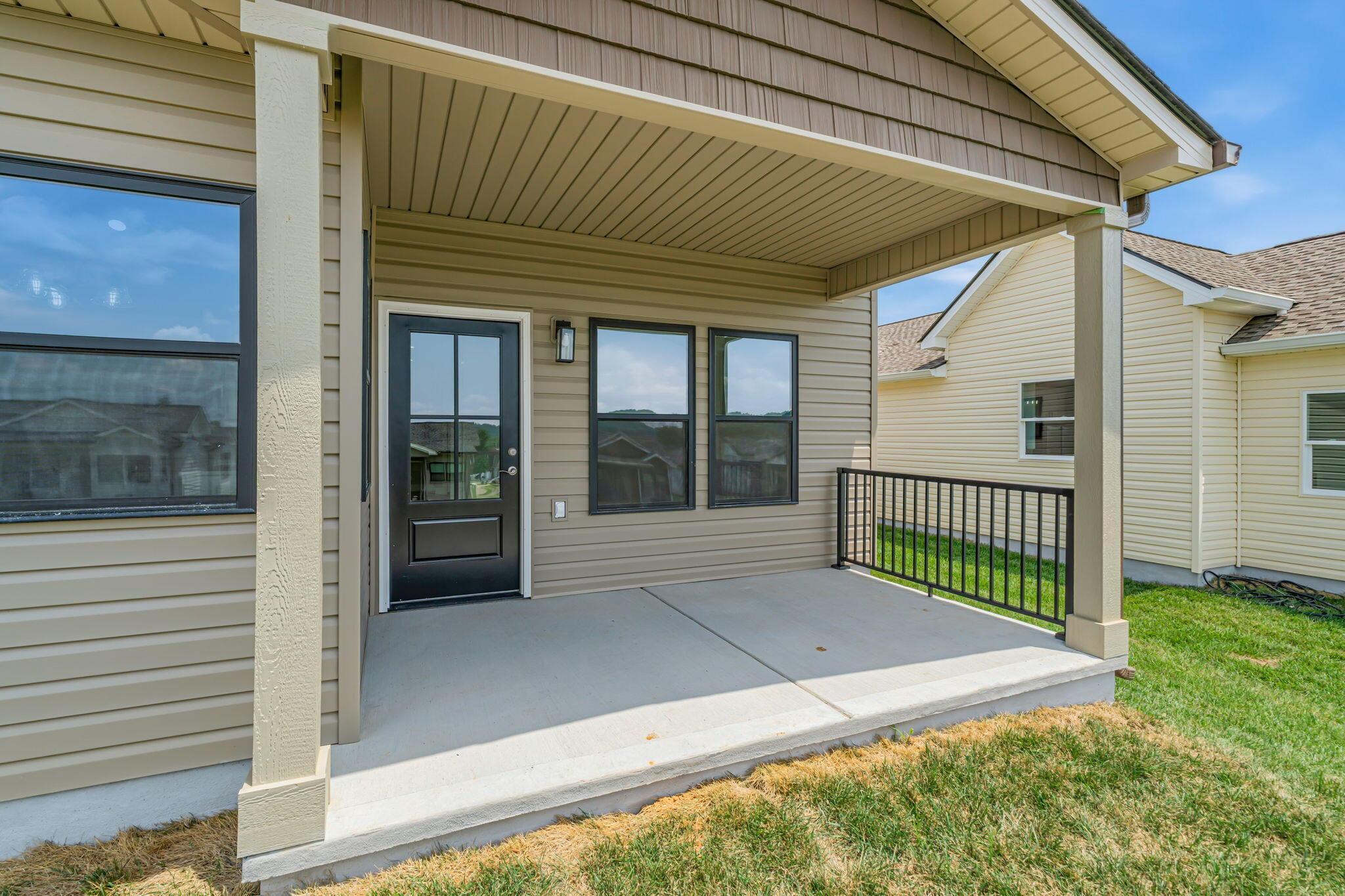 Image 4: 8-web-or-mls-1030 Wentford Ave-9