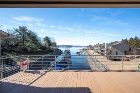 4274 Lakeshore Lane