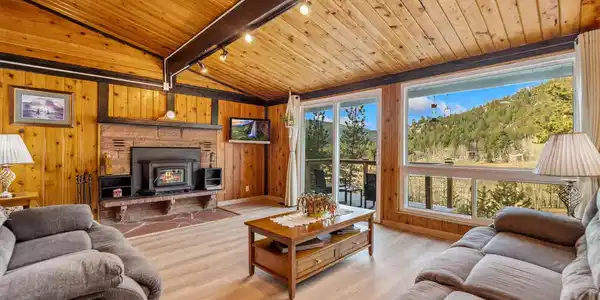 712 Aspen Drive