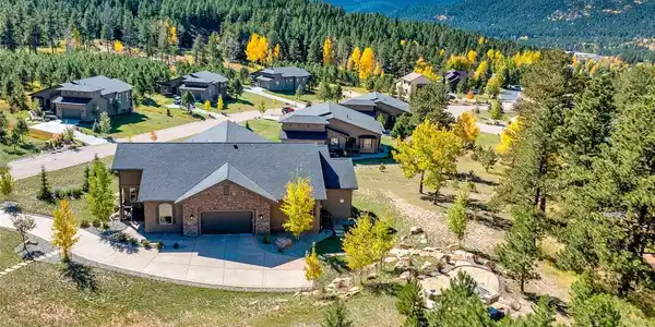 1125 Highlands Court