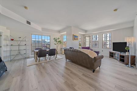 300 W 11th Avenue