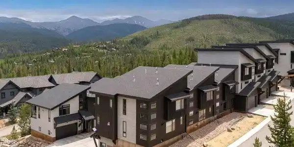 372 Lake Trail