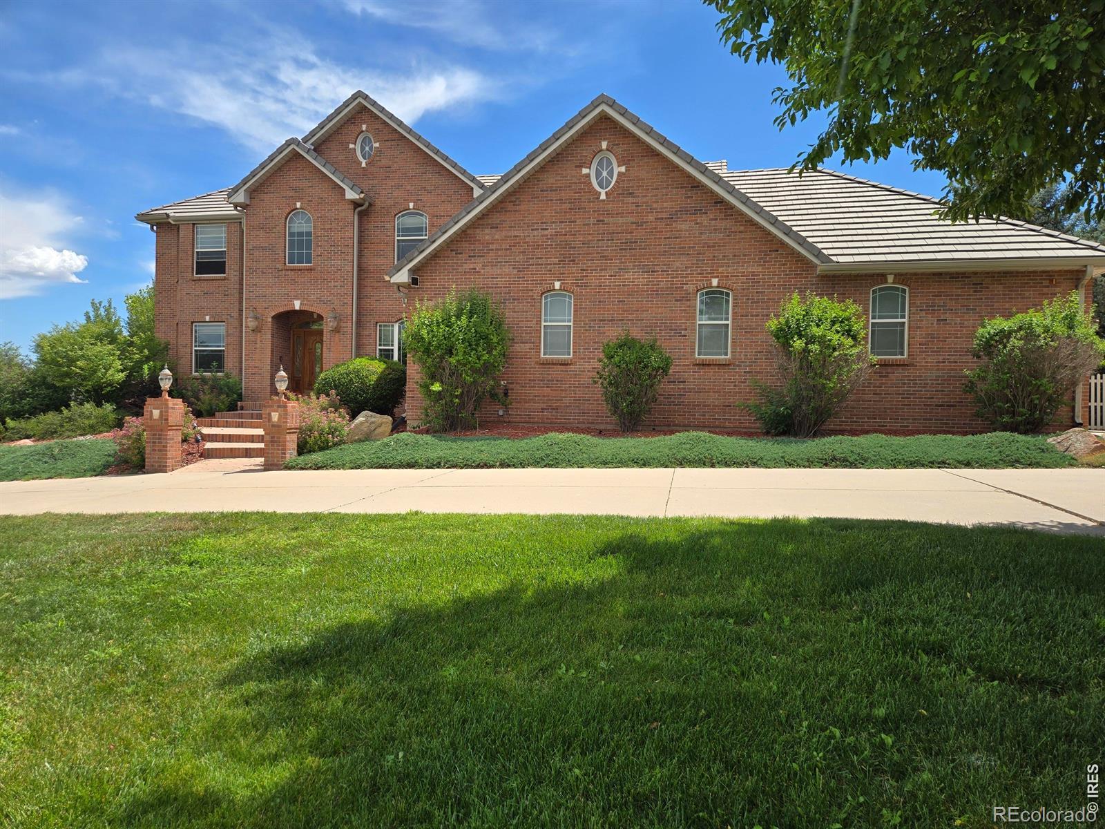 Image 2: Home faces West Image 2: Home faces West