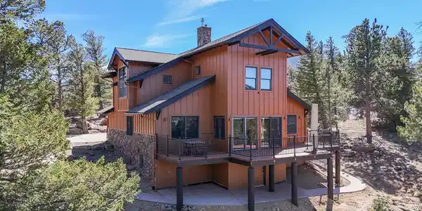 2619 Ridge Lane