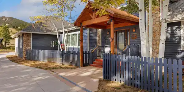 405 Ponderosa Avenue