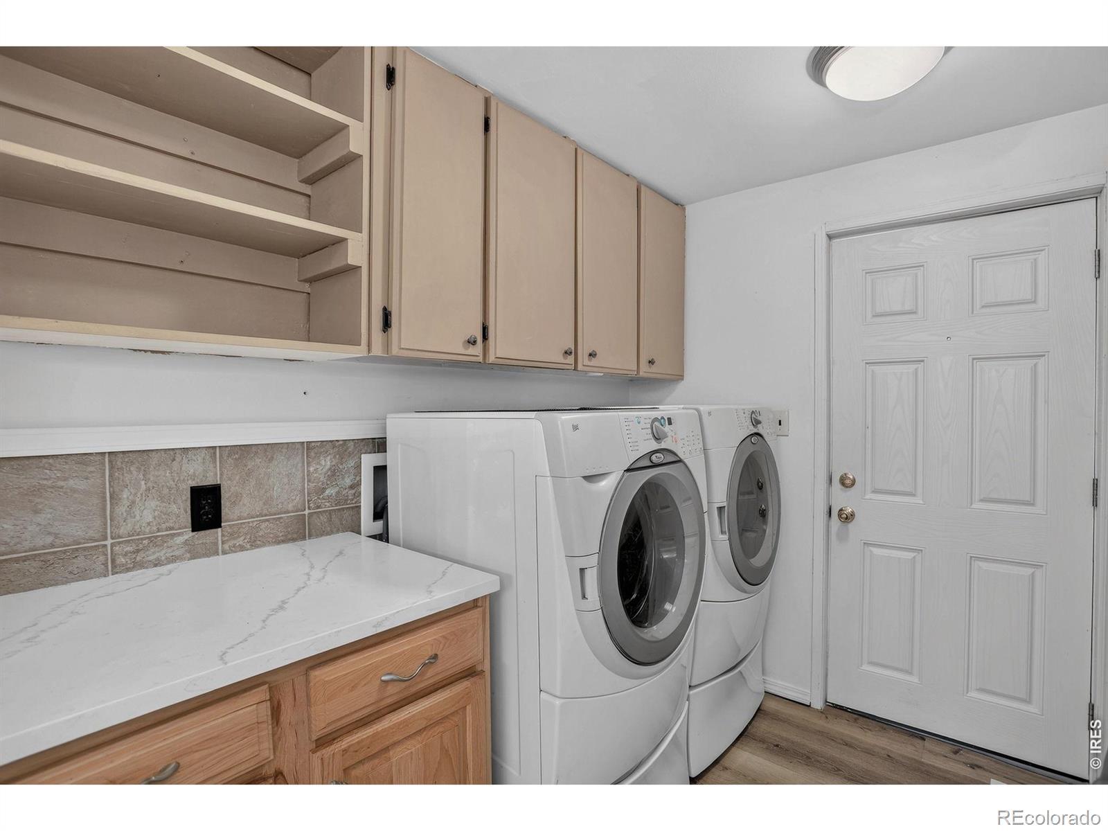 Image 3: Entry with Clothes Washer and Dryer Image 3: Entry with Clothes Washer and Dryer